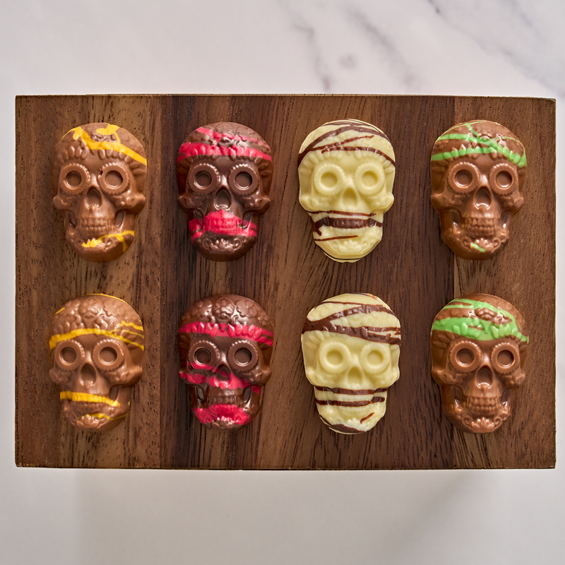 HALLOWEEN 2026 Bissinger's Halloween Skull Collection - 16 PC