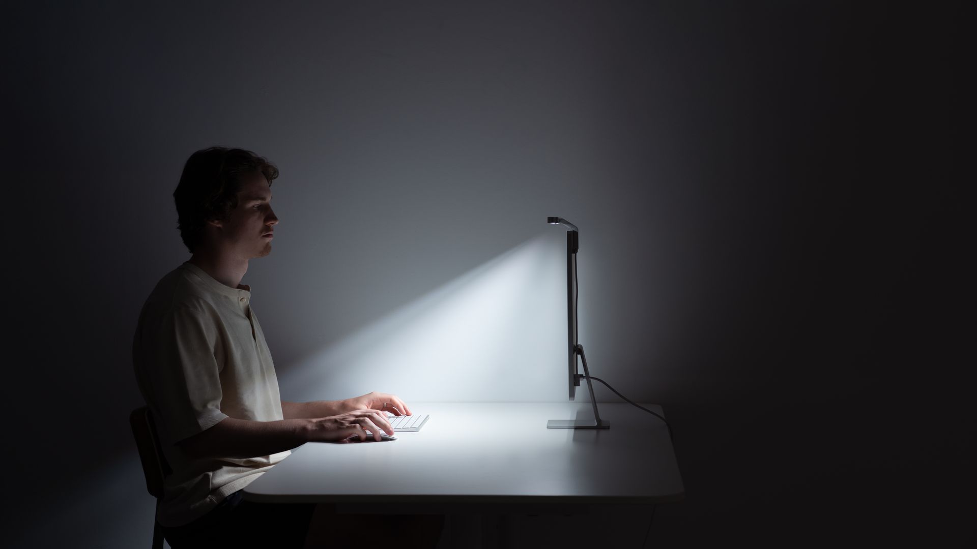 BenQ iScreenBar: the First Monitor Light Bar Built for iMac