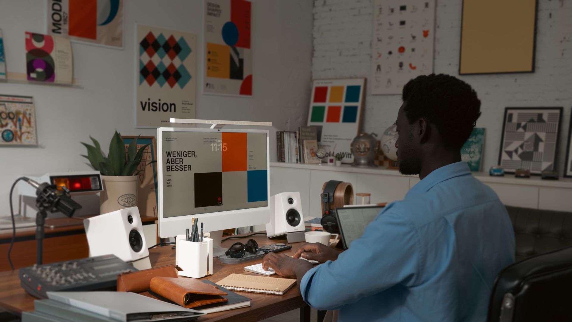 BenQ iScreenBar: the First Monitor Light Bar Built for iMac
